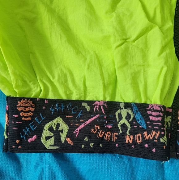 Vintage Shell Shock crop top - Picture 3 of 3